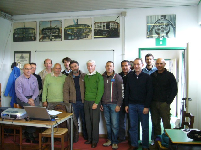 foto di gruppo al centro Bergomi
